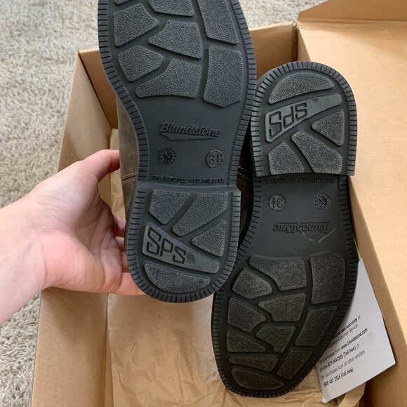 NEW Blundstone Chelsea Boots - Picture 3 of 4